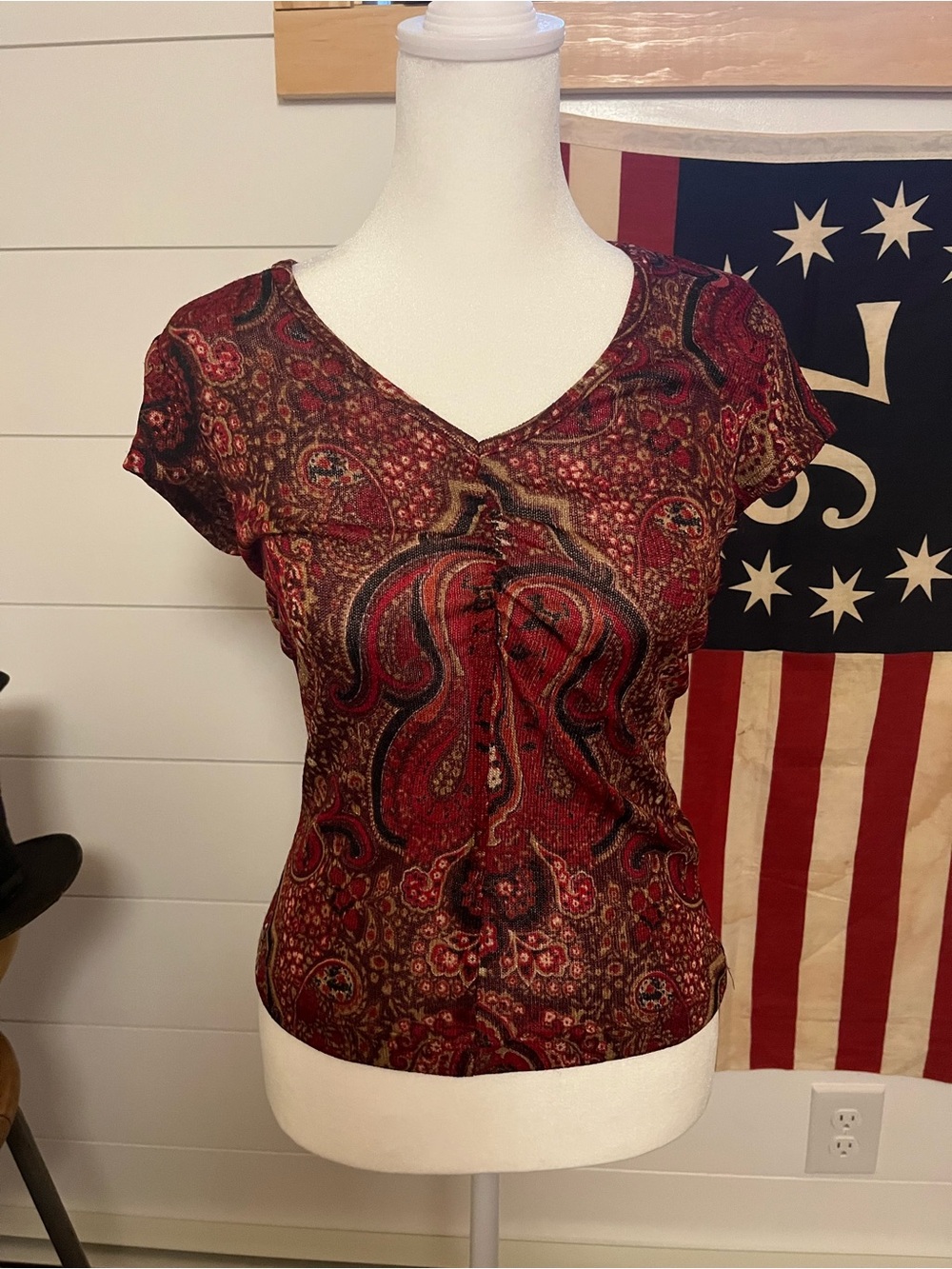 VTG 90s Women's Red Paisley V-Neck Top boho whimsy fairy